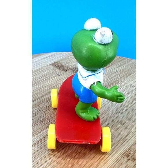 McDonald's Vintage 1986 Happy Meal Muppet Babies Kermit on Skateboard - Picture 4 of 5